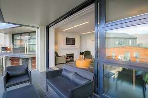 Panorama Terrace Apartments, Element Escapes