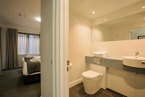 Panorama Terrace Apartments, Element Escapes