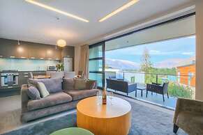 Panorama Terrace Apartments, Element Escapes