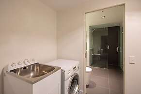 Panorama Terrace Apartments, Element Escapes