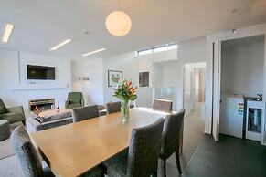 Panorama Terrace Apartments, Element Escapes