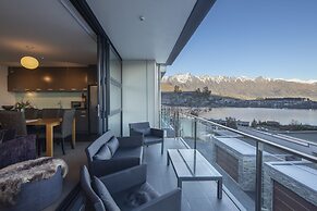 Panorama Terrace Apartments, Element Escapes