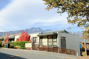 Panorama Terrace Apartments, Element Escapes