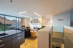 Panorama Terrace Apartments, Element Escapes