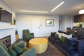 Panorama Terrace Apartments, Element Escapes