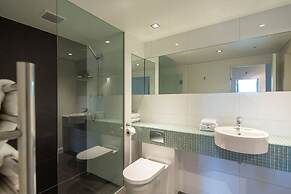 Panorama Terrace Apartments, Element Escapes