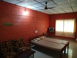 Iroomz Savitri Guest House