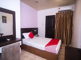 OYO 991 Mayfair Hotel