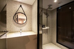 Browndot Hotel Centum