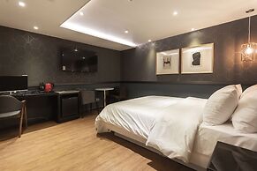 Browndot Hotel Centum