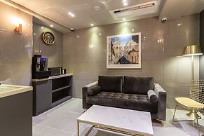 Browndot Hotel Centum