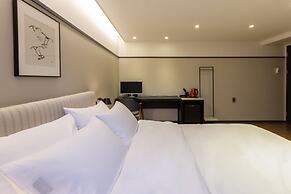 Browndot Hotel Centum