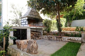 Luxury house with pool near the sea