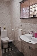 Graceland Guest House