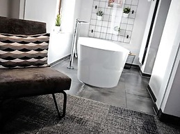 Alexxanders Restaurant & Bordinghouse