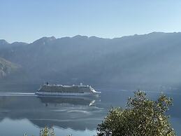 Two Bedroom Apartment With Amazing Views