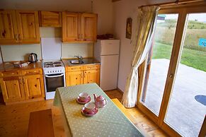 2 Bedroom Holiday Chalet With Views + Log Fire