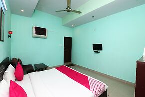 OYO 16905 The Rohtak Hyatt
