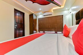 OYO 23063 Luxury Meghavarsham 5BHK