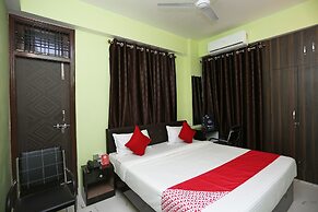 OYO Flagship 22740 Near Anisabad Golambar