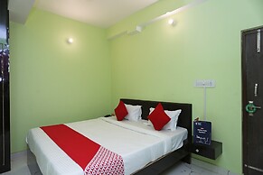 OYO Flagship 22740 Near Anisabad Golambar