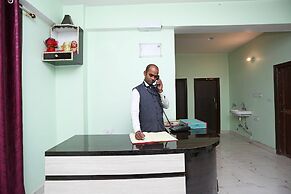 OYO Flagship 22740 Near Anisabad Golambar