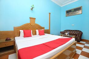 OYO 17430 Gulshah Hotel