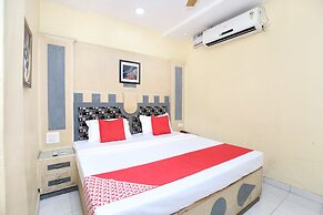 OYO 17430 Gulshah Hotel