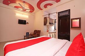 OYO 23302 New Delhi Guest House