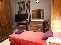 Nocturne Family House