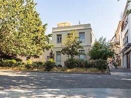 Kyria Boutique House