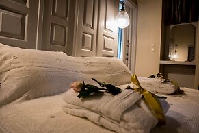 Kyria Boutique House