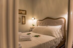 Kyria Boutique House