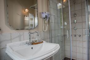 Kyria Boutique House