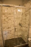 Kyria Boutique House