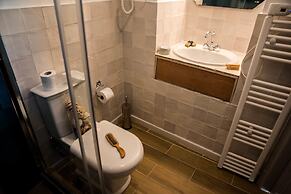 Kyria Boutique House