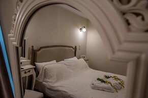 Kyria Boutique House