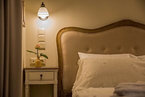 Kyria Boutique House