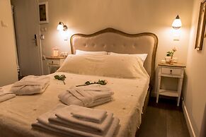 Kyria Boutique House