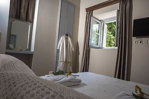 Kyria Boutique House