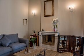 Kyria Boutique House