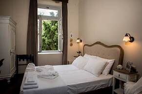 Kyria Boutique House