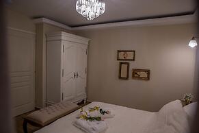 Kyria Boutique House