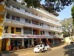 Iroomz Hotel Gananjaya - Hostel