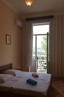 Griboedov Hostel & Suites