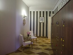 Griboedov Hostel & Suites