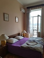 Griboedov Hostel & Suites