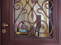 Griboedov Hostel & Suites