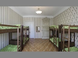 Griboedov Hostel & Suites