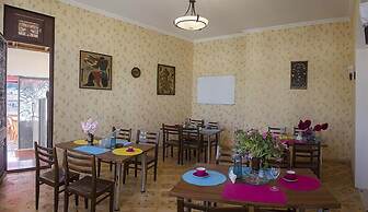 Griboedov Hostel & Suites